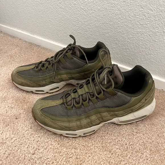 Nike Air Max 95 SE Men’s Running, Cross Training Sneakers AJ2018-300 - Picture 2 of 7